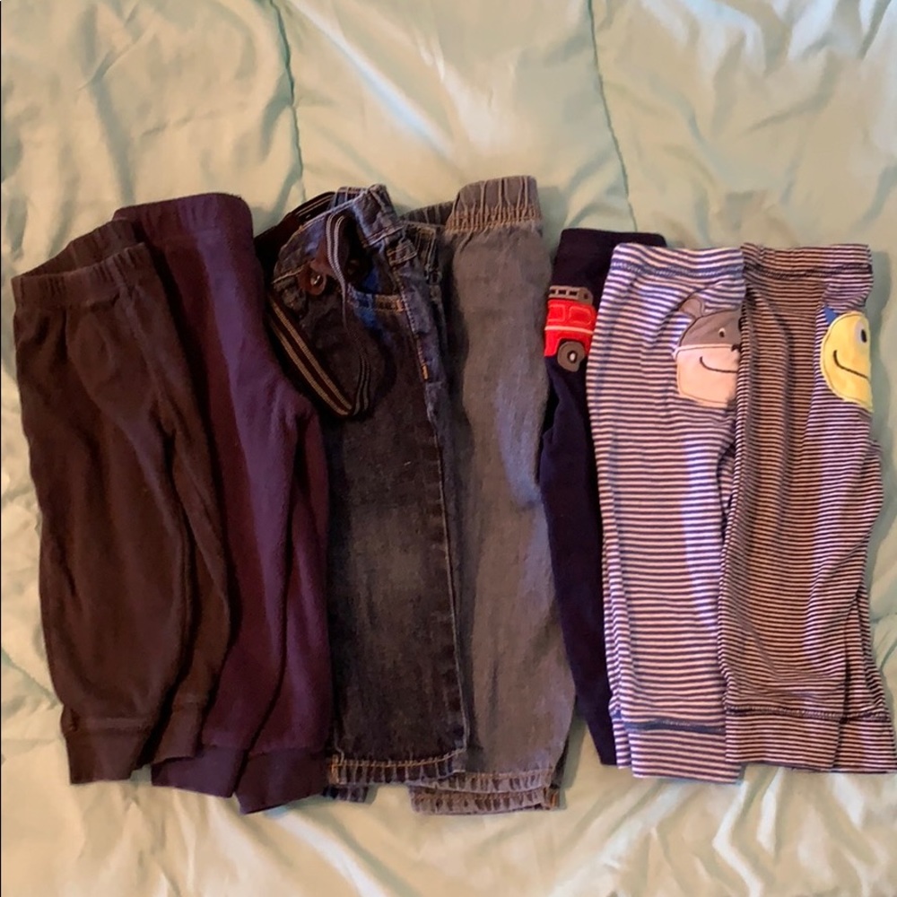 12 mth Carter’s lot of 7 pants.